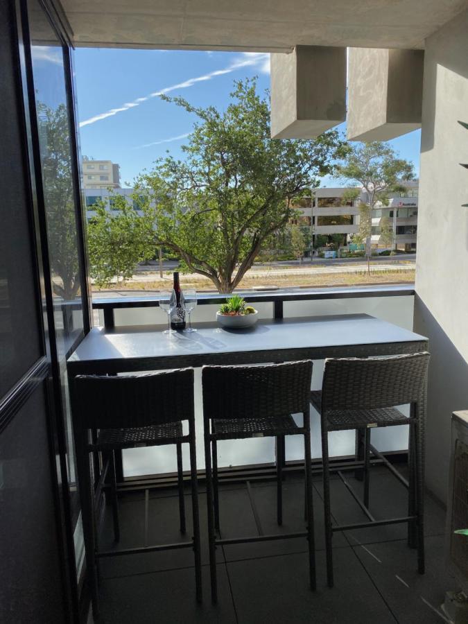Midnight Luxe 1Br 1Bath Apartment 104 In The Heart Of Braddon Pool Sauna Secure Parking Wine Wifi 캔버라 외부 사진