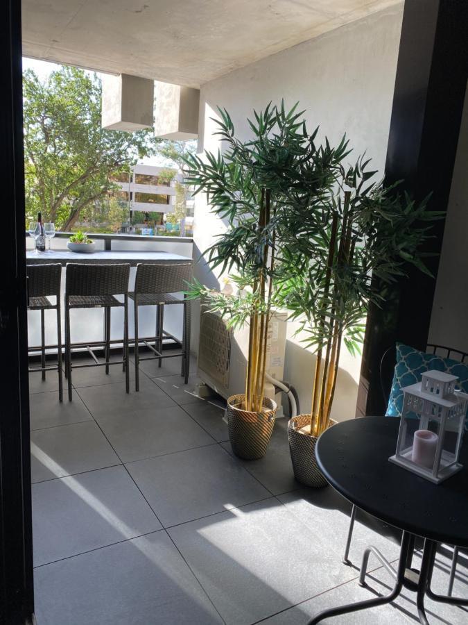 Midnight Luxe 1Br 1Bath Apartment 104 In The Heart Of Braddon Pool Sauna Secure Parking Wine Wifi 캔버라 외부 사진