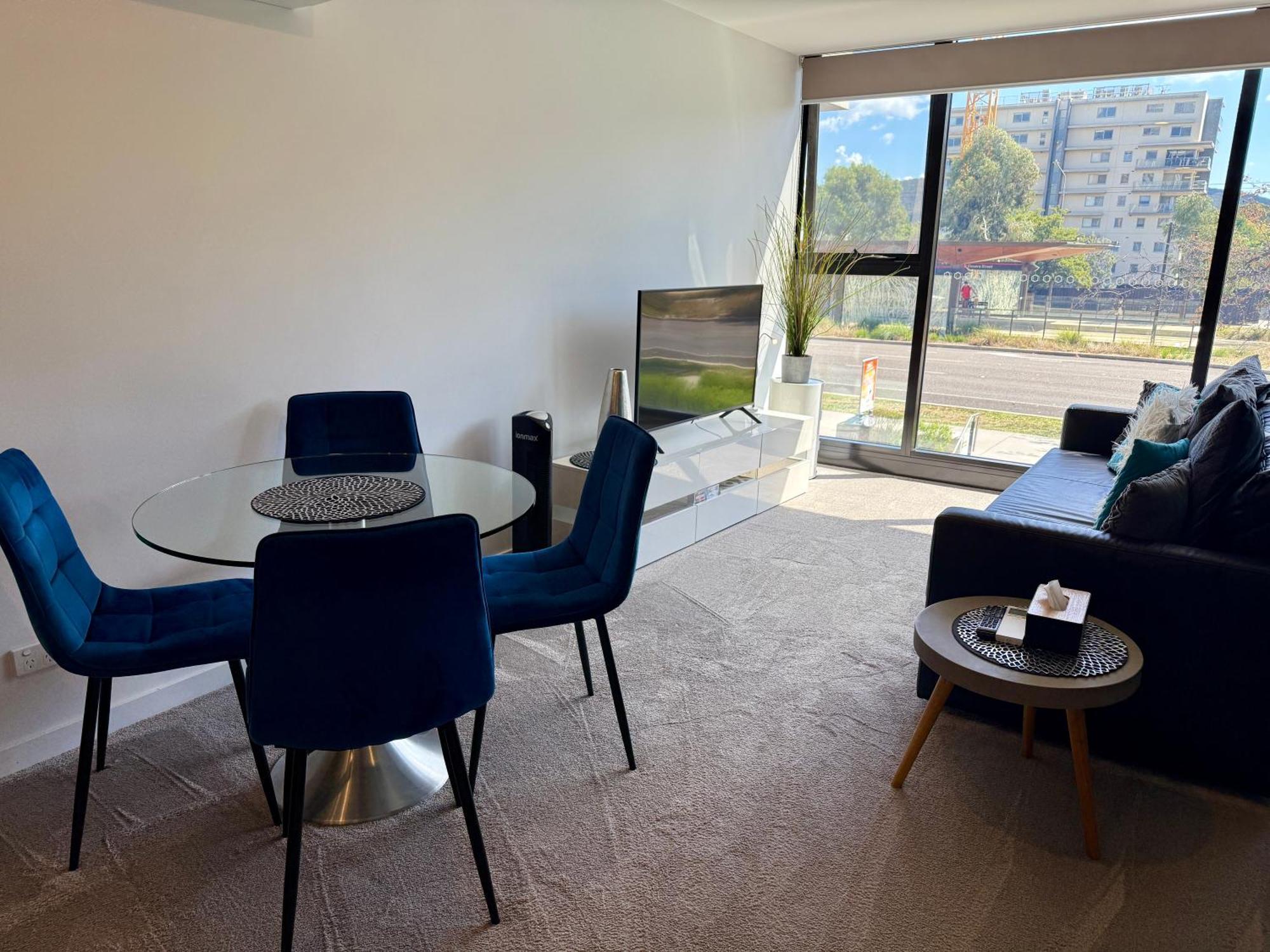 Midnight Luxe 1Br 1Bath Apartment 104 In The Heart Of Braddon Pool Sauna Secure Parking Wine Wifi 캔버라 외부 사진