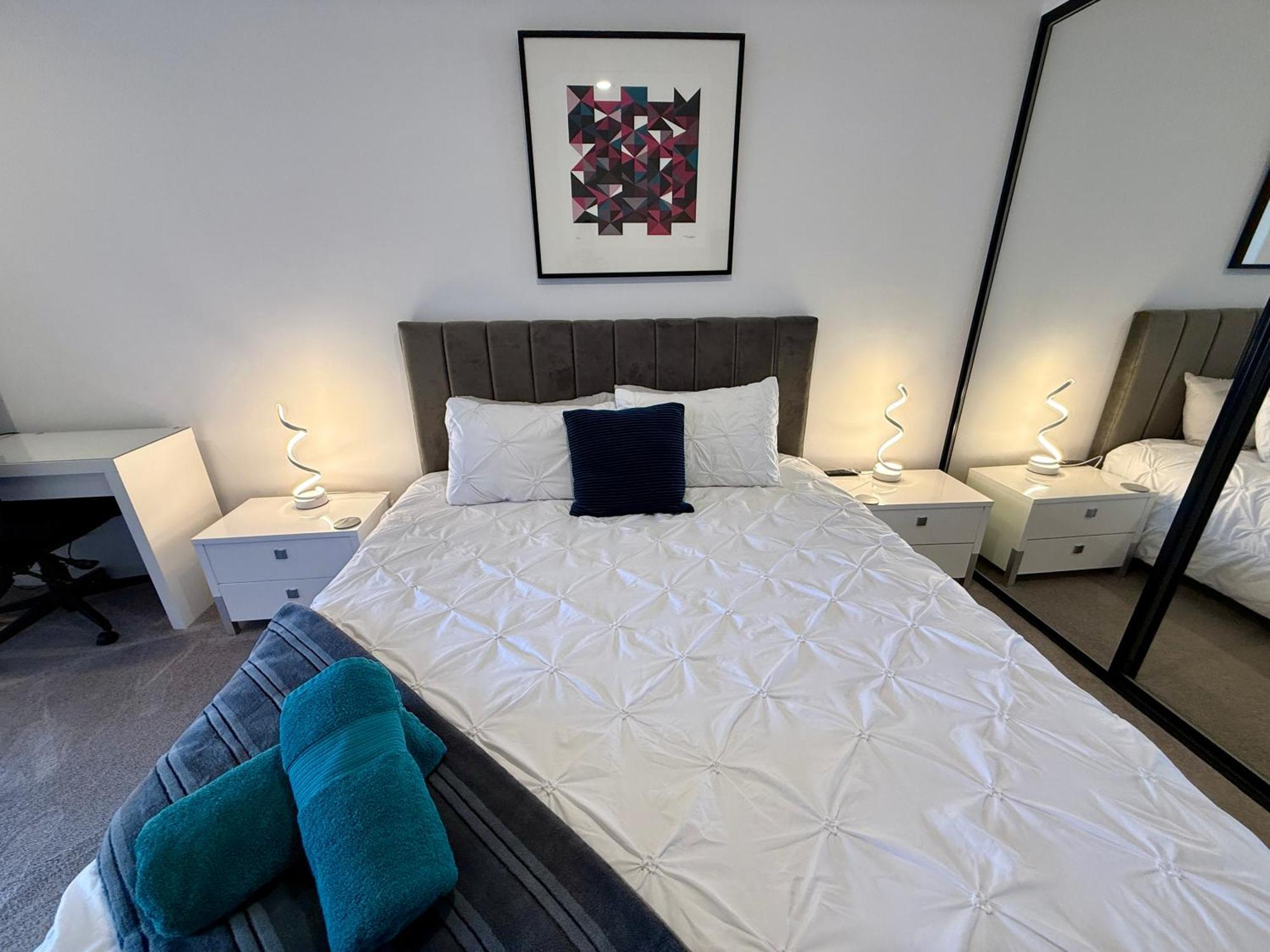 Midnight Luxe 1Br 1Bath Apartment 104 In The Heart Of Braddon Pool Sauna Secure Parking Wine Wifi 캔버라 외부 사진